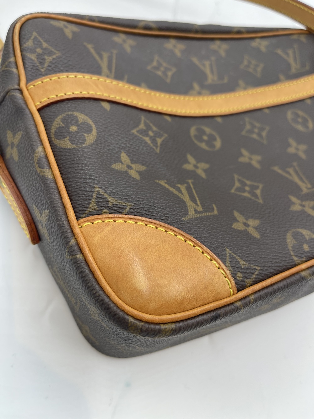 Louis Vuitton Monogram Trocadero - Picture 12 of 14